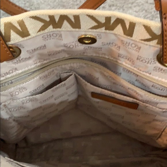 Michael Kor Tote - Picture 7 of 9